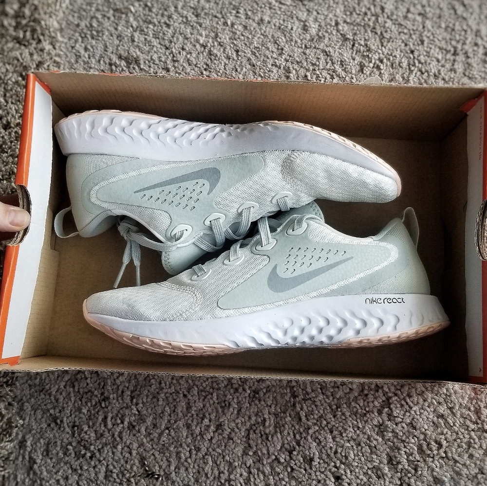 Nike Legend React